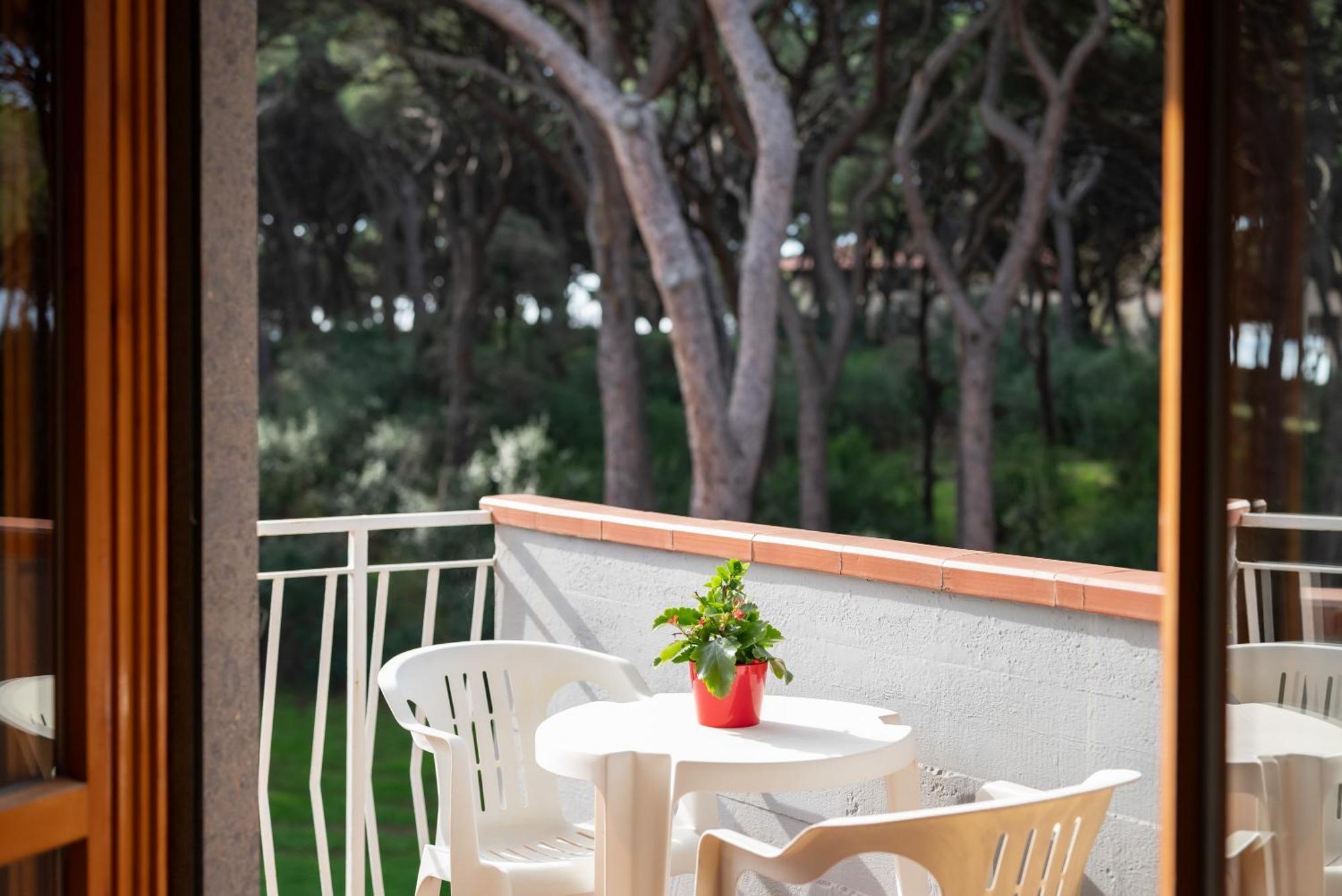 Hotel Parco Dei Pini - 100Mt Dal Mare Follonica Exterior foto
